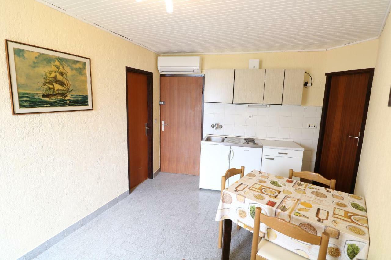 Apartments Ivo With Sea View Baška Exteriör bild