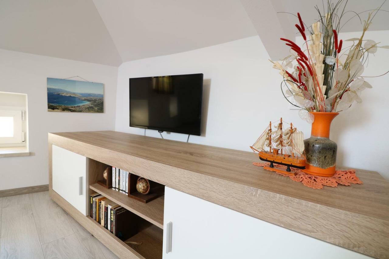 Apartments Ivo With Sea View Baška Exteriör bild